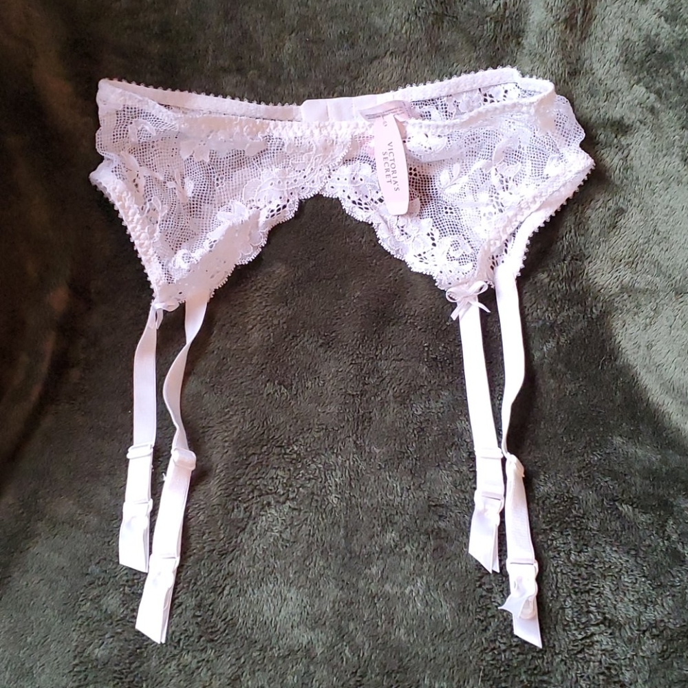 White Victoria's Secret Garterbelt